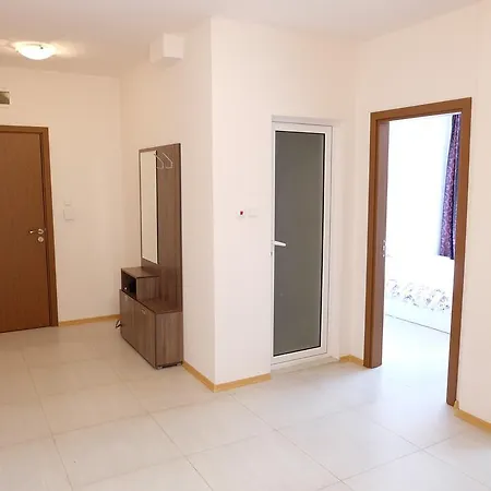 Grand Kamelia ساني بيتش